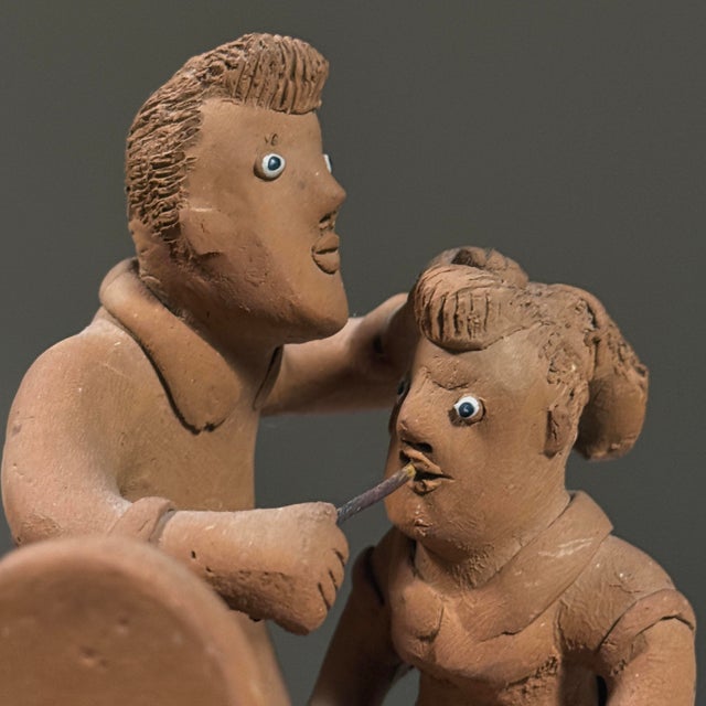 Vintage Brazilian Folk Art Sculpture of Dentist and Patient by Joāo Vitalino, Signed For Sale In Philadelphia - Image 6 of 9