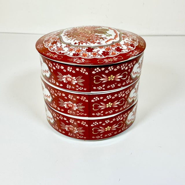 1970s Vintage Chinoiserie Boho Chic Red Stacking Ginger Jar Box. For Sale - Image 11 of 12