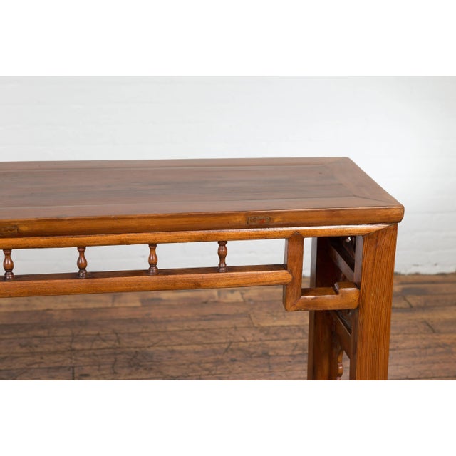 Wood Chinese Late Qing Dynasty Altar Console Table with Foliage Carved Apron For Sale - Image 7 of 13