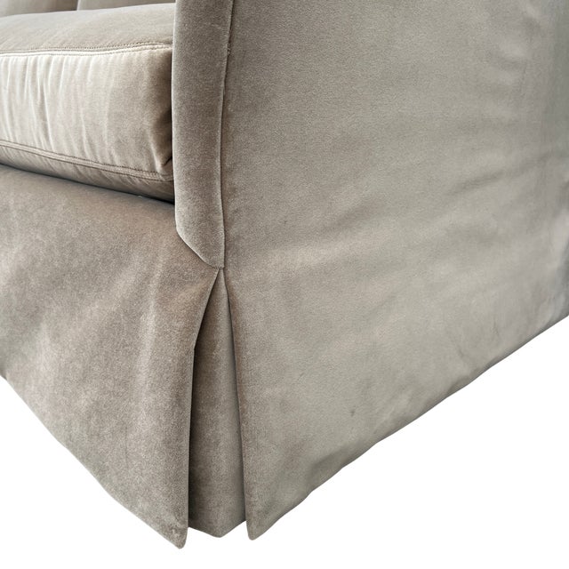 Lee Industries Performance Traditional Sofa For Sale In Atlanta - Image 6 of 9
