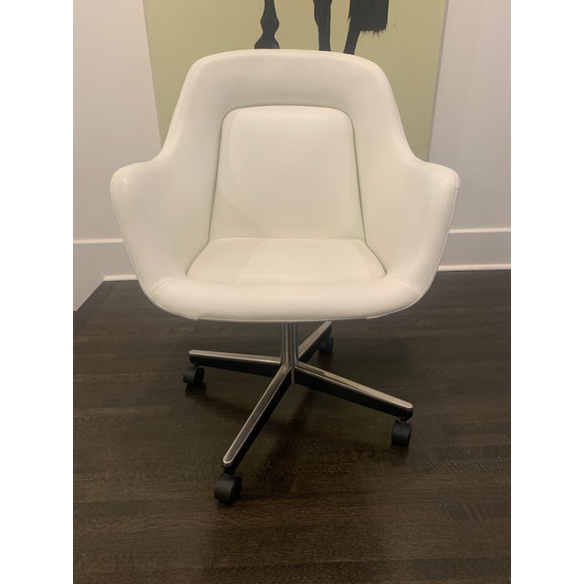 A very rare set of six perfectly-maintained, original Max Pearson for Knoll swivel chairs, reupholstered to modern...