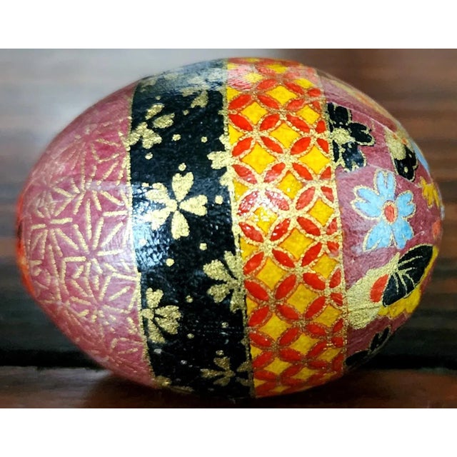 Beautiful Chinese Vintage Hand-Designed Natural Egg For Sale - Image 4 of 9