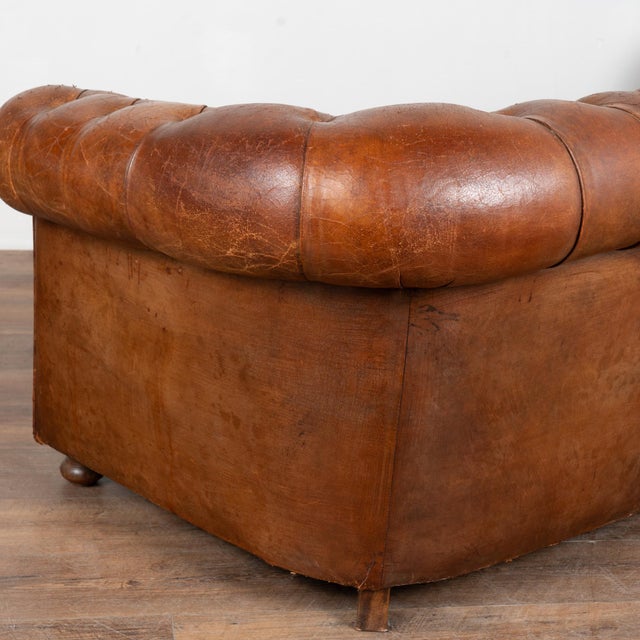 20th Century Spanish Brown Vintage Leather Chesterfield Sofa For Sale - Image 16 of 18