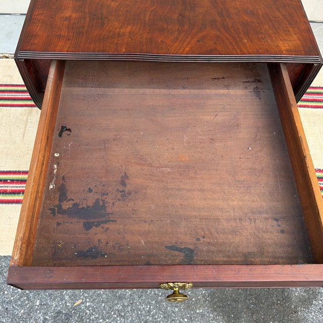 Antique Philadelphia Neo-Classical Mahogany Drop Leaf Breakfast Table, Stamped "h.w", Circa 1810s For Sale - Image 6 of 12