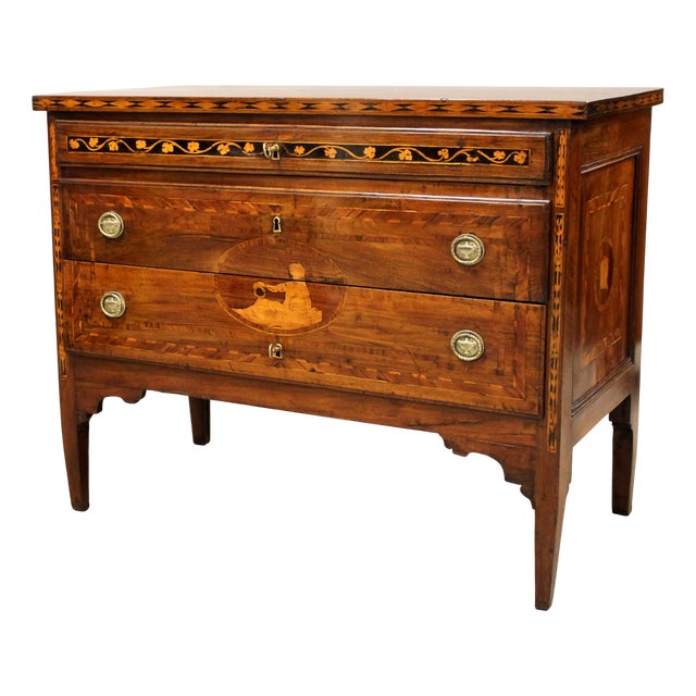 18th Century Italian Louis XVI Chest of Drawers in Walnut For Sale