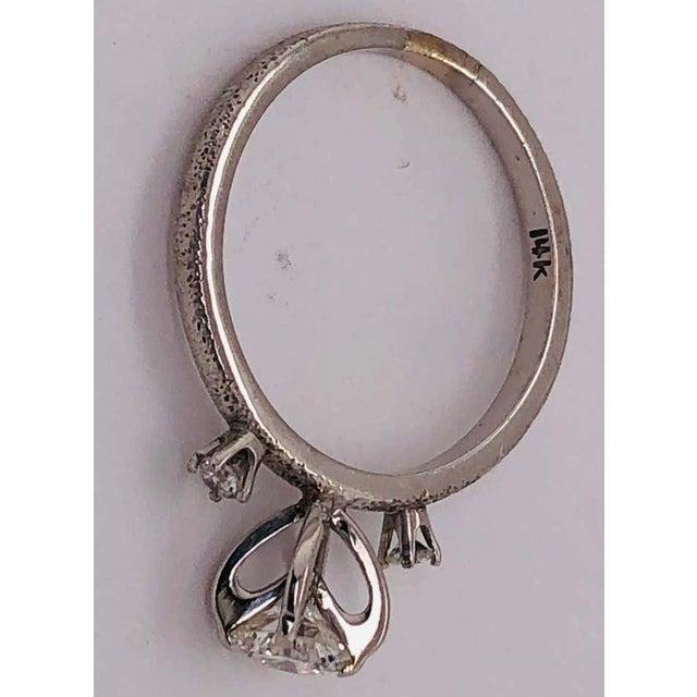 14 Karat White Gold Diamond Engagement Ring Wedding / Bridal, Size 6.75 For Sale - Image 4 of 8