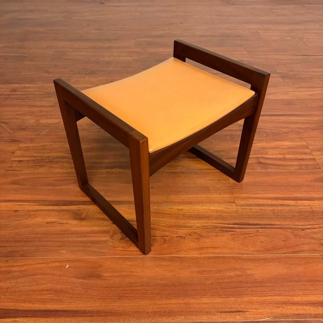 Mid-Century Modern Vintage Mid-Century Stool / Ottoman For Sale - Image 3 of 8