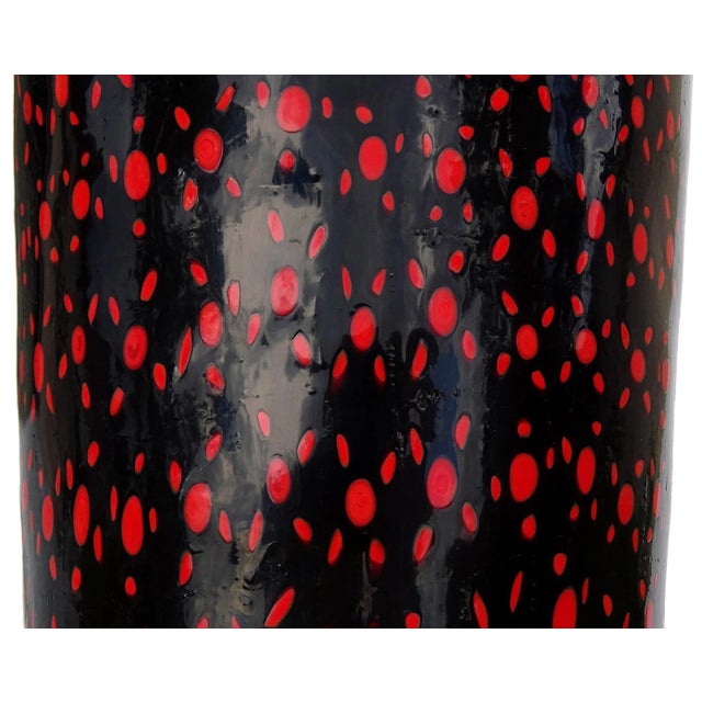 Abstract Vintage Murano Vittorio Ferro Red Black Orange Mosaic Murrines Italian Art Glass Tall Flower Vase For Sale - Image 3 of 5