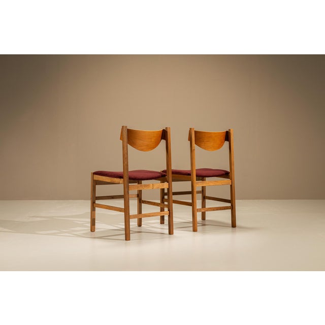 Gianfranco Frattini Dining Chairs in Burgundy by Gianfranco Frattini, Italy, 1960s, Set of 6 For Sale - Image 4 of 13