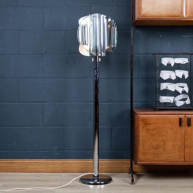 20th Century Italian Chrome & Glass Floor Lamp attributed to to Max Ingrand, 1970 For Sale - Image 13 of 18
