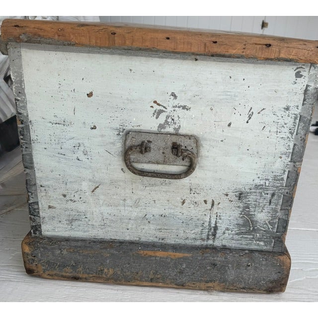Rustic European 1800s Swedish Painted Chest For Sale - Image 3 of 8