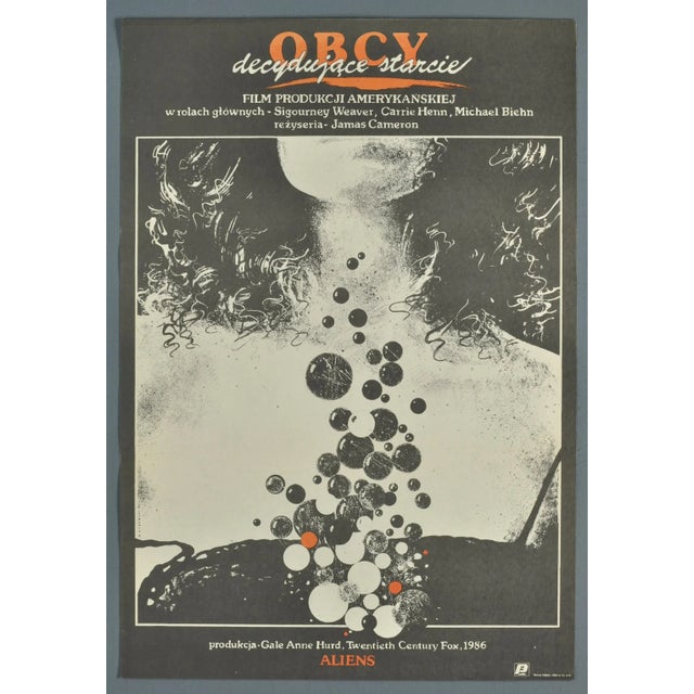 Polish Movie Poster Aliens by Witold Dybowski, 1987, in Very Good conditions. Designed 1980 to 1989 This piece has an...