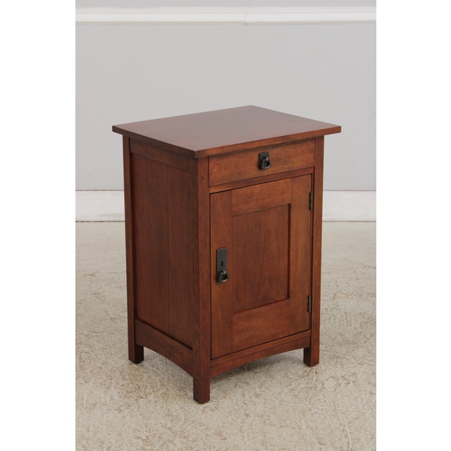 Stickley Pair Stickley Arts & Crafts Cherry Nightstands For Sale - Image 4 of 15