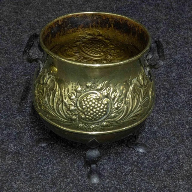 Metal Arts and Crafts Brass Log Bin, 1890s For Sale - Image 7 of 12