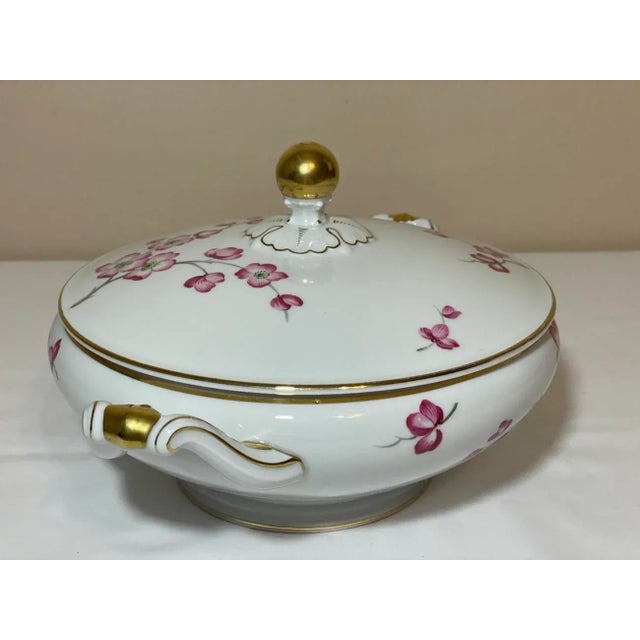 1940s 1940s H & Co. Heinrich Selb Bavaria Pink Floral Gilt Porcelain Covered Vegetable Serving Bowl For Sale - Image 5 of 10