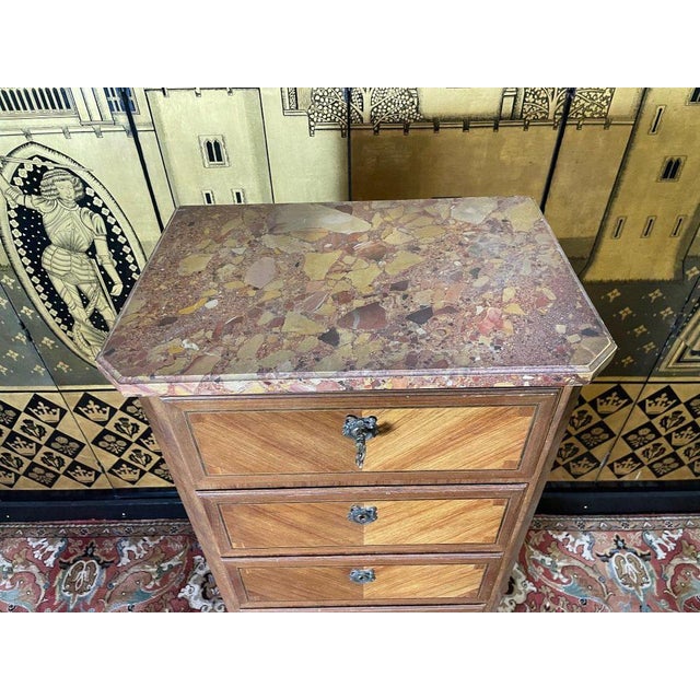 Period: 20th century Style: Louis 15th - Transition Condition: Good condition Material: Wood marquetry Width: 50Height:...