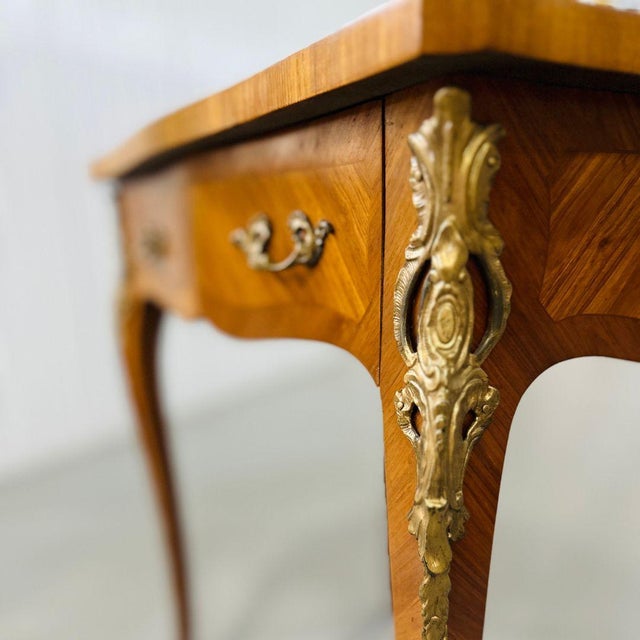 French 1930s Louis XV Style Writing Table With Gilt Ormolu For Sale - Image 3 of 8