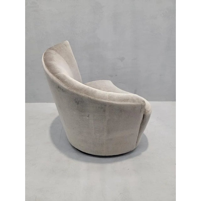 Mid-Century Modern MCM Vladimir Kagan Style Swivel Lounge Chair Newly Reupholstered in Velvet For Sale - Image 3 of 3