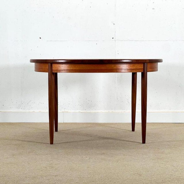 Fresco Round Extending Dining Table from G-Plan, 1960s For Sale - Image 6 of 10