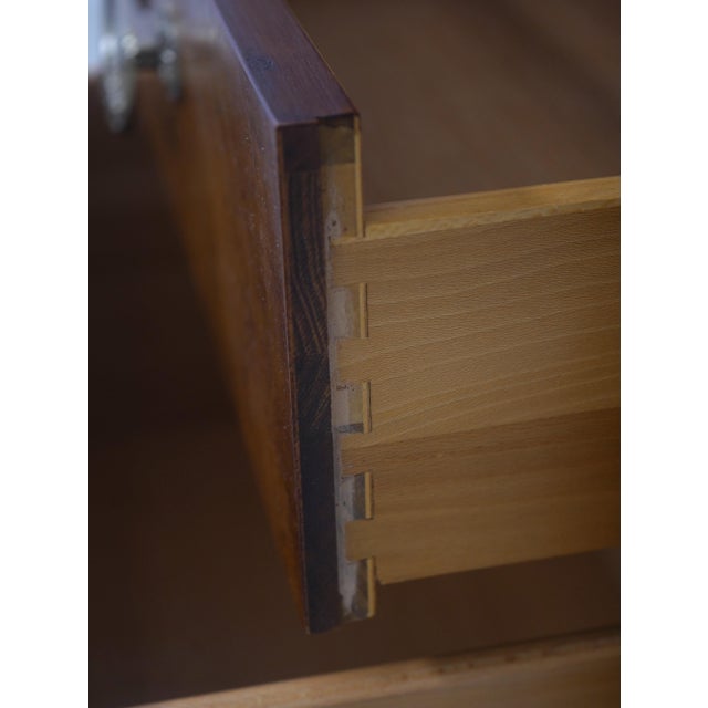 1980s Pair Thomasville Walnut Finish Nightstands For Sale - Image 5 of 18