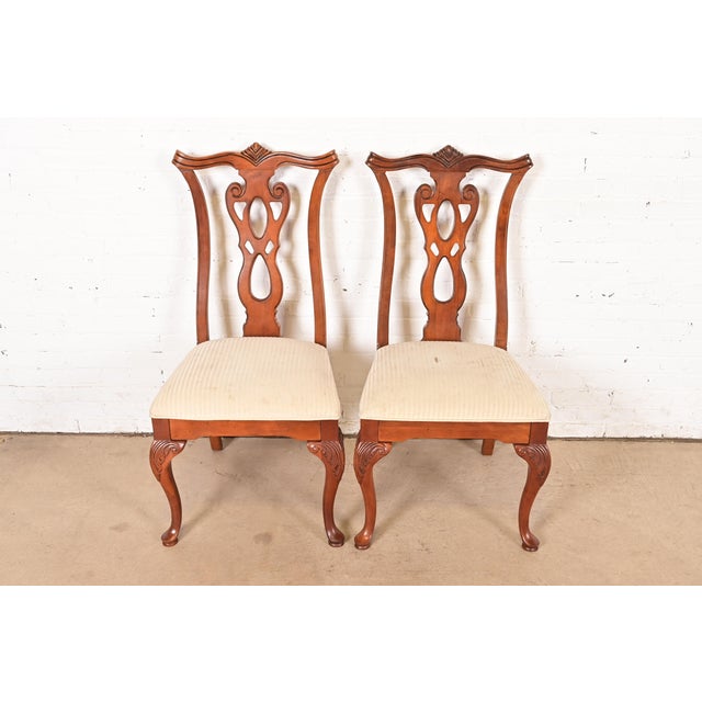 English Thomasville Georgian Carved Mahogany Side Chairs or Dining Chairs, Pair For Sale - Image 3 of 14