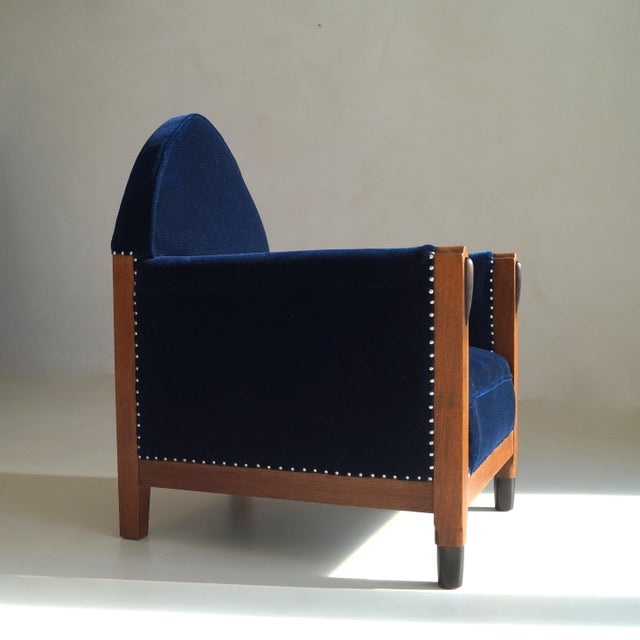 Dutch Art Deco Amsterdam School Armchair in Midnight Blue Velvet, 1920s For Sale - Image 12 of 18