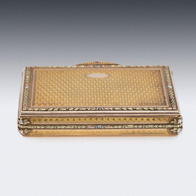 Mid 19th Century Antique German 3-Colour Gold Snuff Box, Hanau, 1850s For Sale - Image 5 of 18
