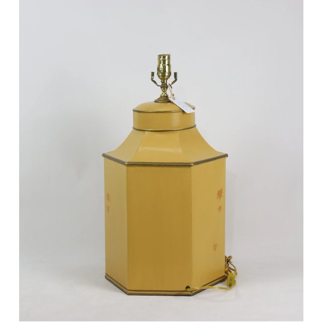 1970s English Export Hexagon Chinoiserie Tea Canister Lamp For Sale - Image 4 of 10