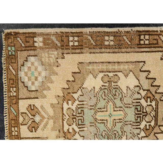 Early 21st Century Turkish Mini Rug Oriental Hand Knotted Vintage Rug 1'7" x 3'4" #21256 For Sale - Image 5 of 8