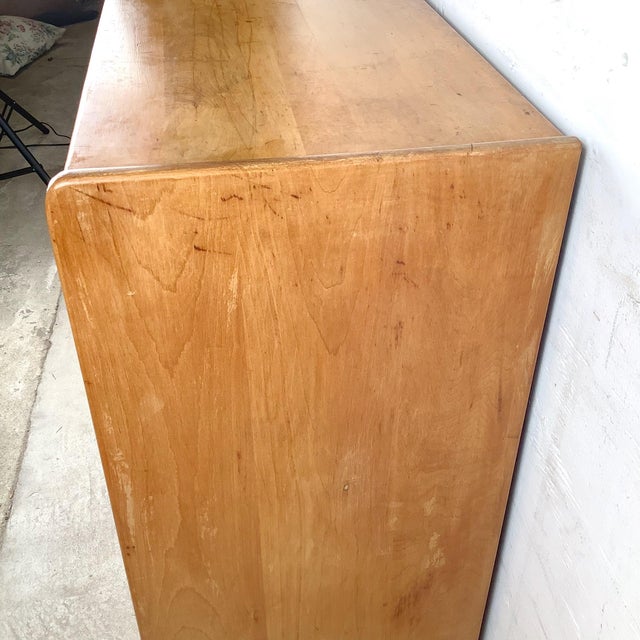 Vintage Mid-Century Sliding Glass Door Display Shelf For Sale - Image 10 of 12