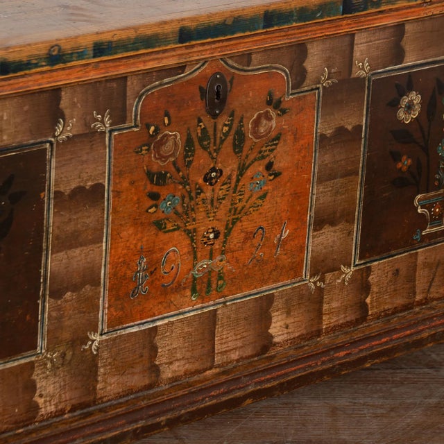 Early 20th Century Long Narrow Original Painted Trunk Bench With Storage Dated 1921 For Sale - Image 13 of 16