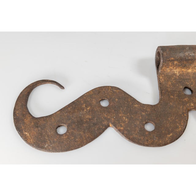Metal 18th Century Pair of Rustic Primitive Black Smith Hand Wrought Hinges For Sale - Image 7 of 11