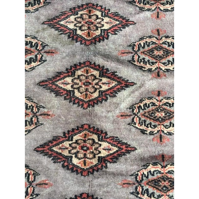 1980s Vintage Pakistani Rug, 1980s For Sale - Image 5 of 16
