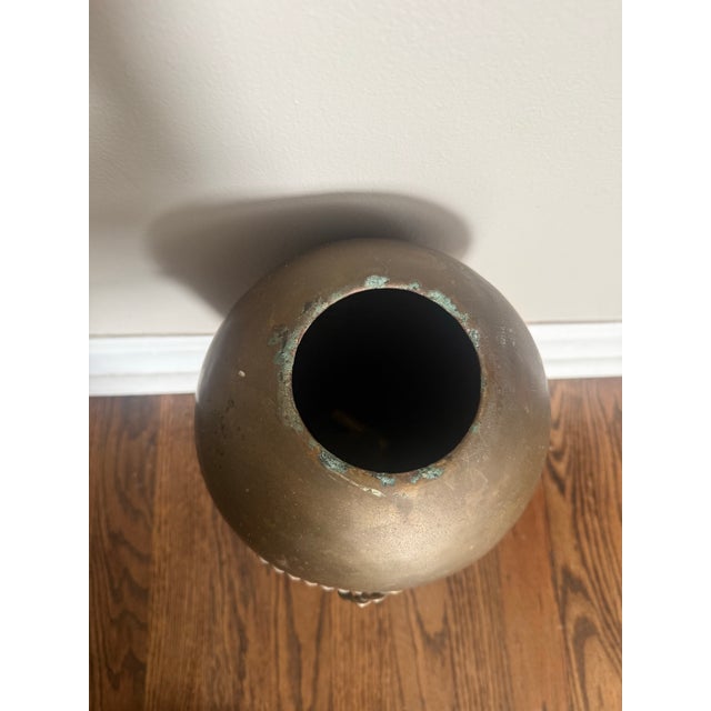 Hollywood Regency Vintage Hollywood Regency Brass Rope Detail Vase – Made in India For Sale - Image 3 of 6