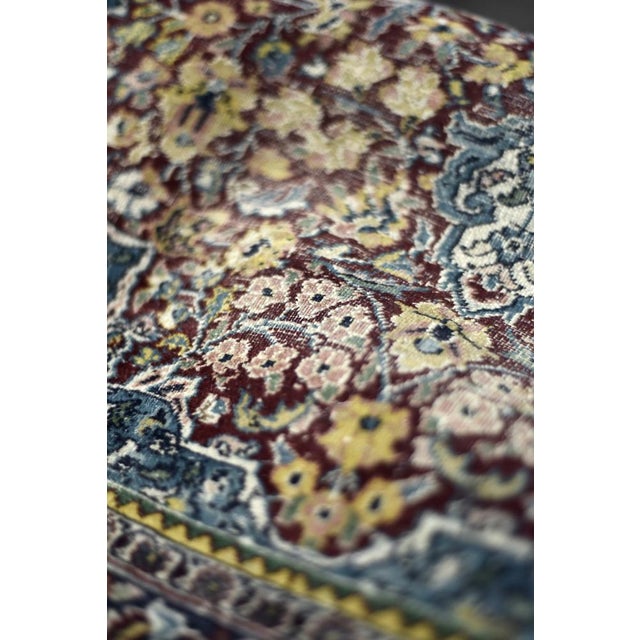Vintage Hand-Woven Middle Eastern Oriental Isfahan Rug, 1940s For Sale - Image 10 of 14