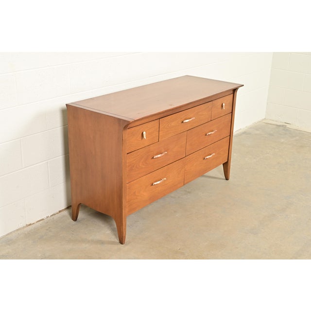 Drexel John Van Koert for Drexel Profile Mid-Century Modern Sculpted Walnut Dresser or Credenza, 1961 For Sale - Image 4 of 17