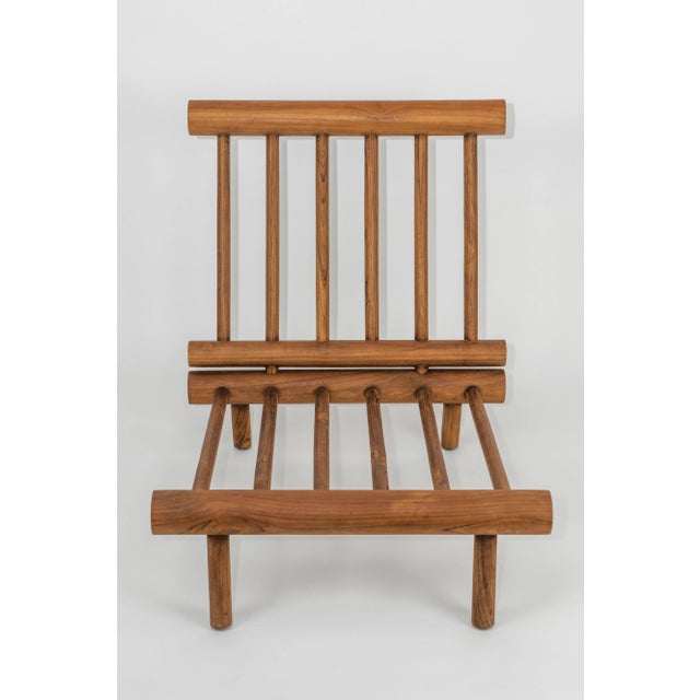 Mid-Century Modern Rishon Dark Teak Outdoor Lounge Chair – Classic Cushion Edition in Sunbrella Antique Beige For Sale - Image 3 of 5