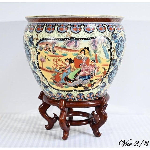 Chinese Porcelain Vase For Sale - Image 13 of 18