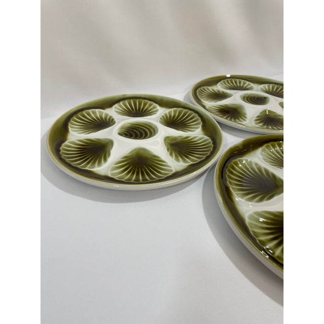 1950s French Orchies Moulin Des Loups Oyster Plates With Platter - Set of 7 For Sale - Image 12 of 17