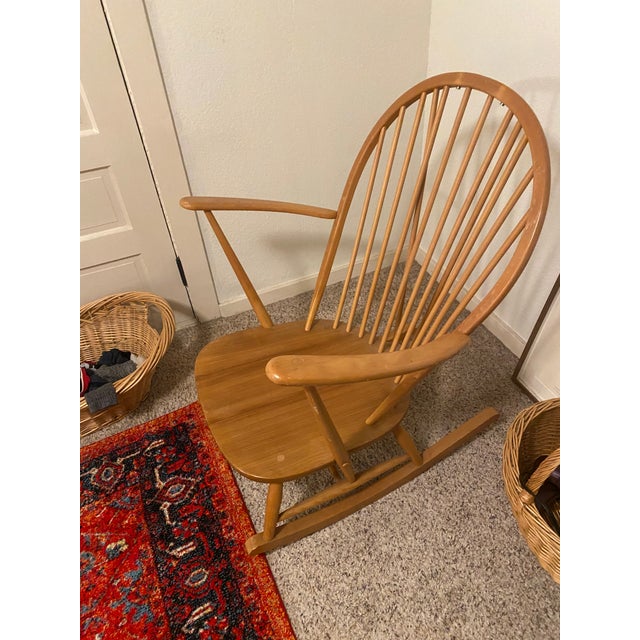 Mid-Century Modern 1960s Ercol MCM Grandfather Rocking Chair 60’s Model 315 in Blond Elm and Beech For Sale - Image 3 of 3