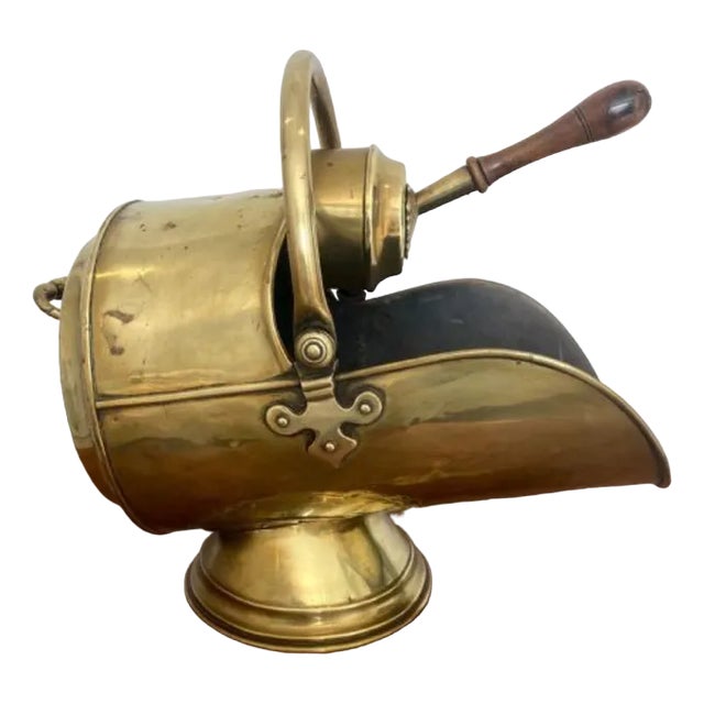George III Brass Helmet Coal Scuttle with Original Shovel, 1800s, Set of 2 For Sale