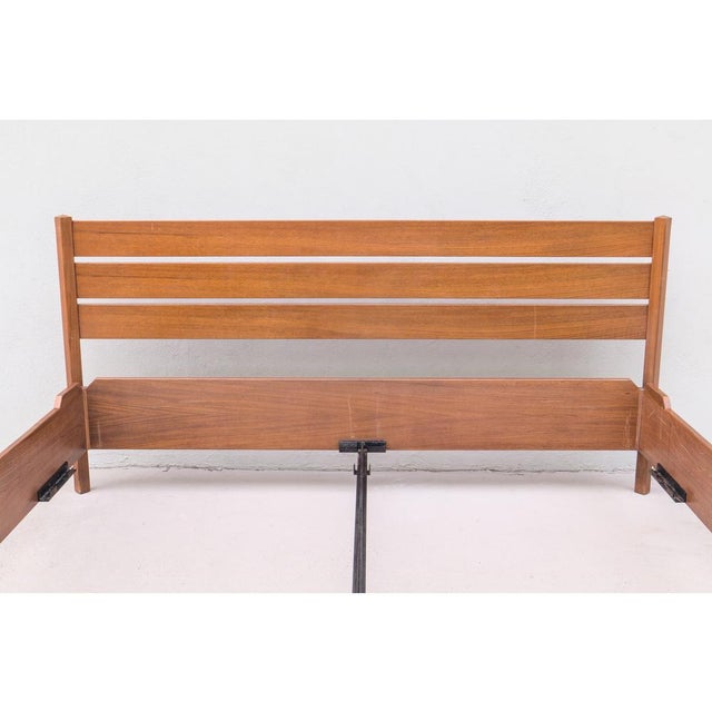 LT25 Walnut Double Bed by Ezio and Roberto Poggi, 1960 For Sale - Image 3 of 17