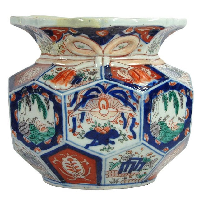 Oktagonal Imari Handpainted Japan Vase, 1890s For Sale - Image 13 of 13
