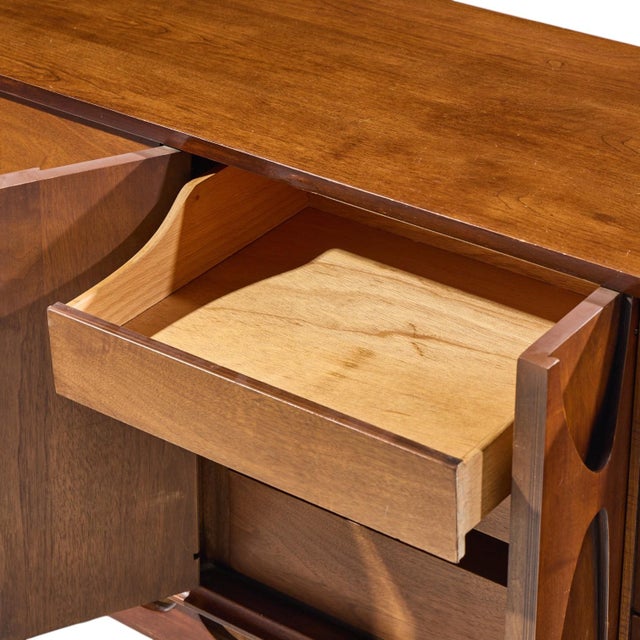 Broyhill Brasilia Mid Century Walnut and Brass Lowboy 9 Drawer Dresser For Sale In Chicago - Image 6 of 10