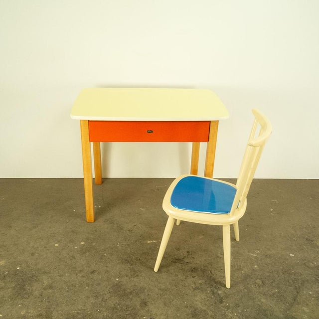 1960s Children's Desk with Chair in Beech and Formica, 1960s, Set of 2 For Sale - Image 5 of 10