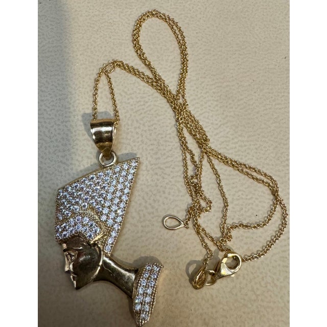 Vintage 1 Ct Diamond Face Pendant with hat 14 Karat Yellow Gold + Chain For Sale - Image 10 of 18