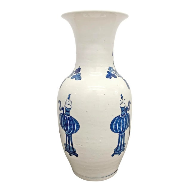 Pair of 19th Century Chinese Blue and White Vases For Sale - Image 10 of 11