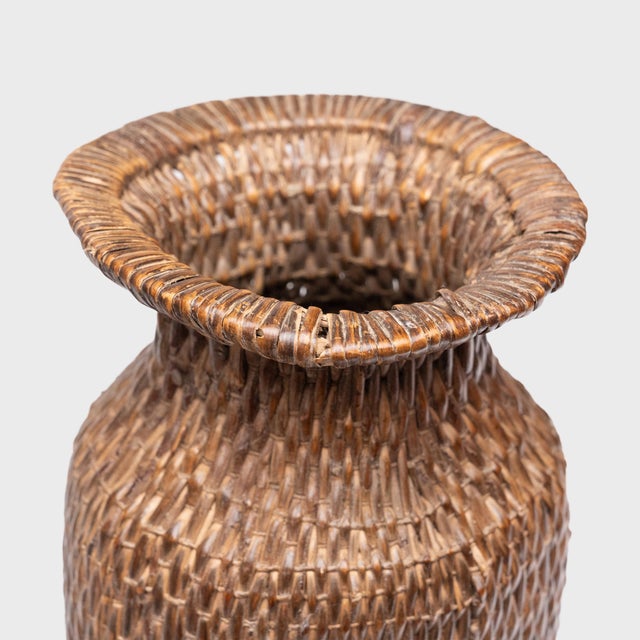 Vintage Chinese Woven Fantail Basket, Early 20th Century For Sale - Image 4 of 4
