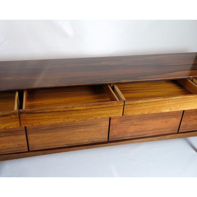 Model FA66 Sideboard in Rosewood by Ib Kofod-Larsen for Faarup Furniture, 1960s For Sale - Image 4 of 18