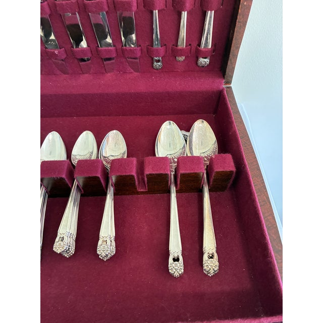 Mid 20th Century 1847 Rogers Bros Eternally Yours Silverplate Flatware, 52-Piece Set With Chest For Sale - Image 5 of 12